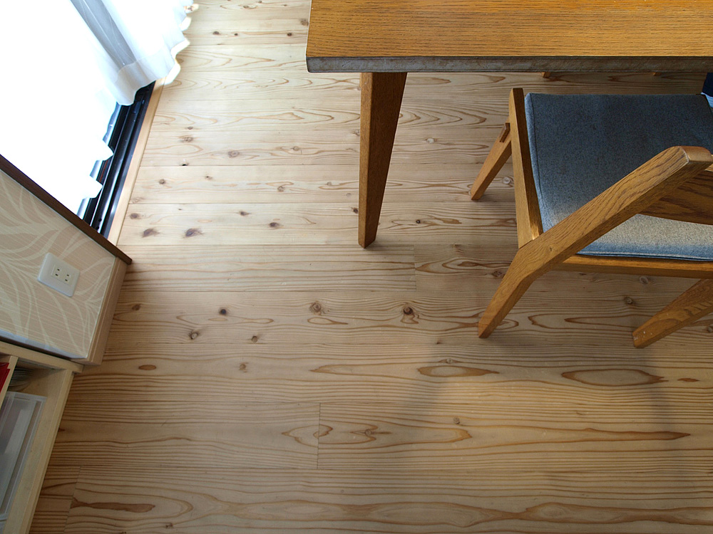 杉板の床１年　メンテナンス後