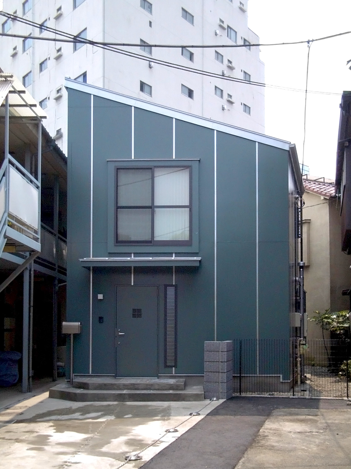 密集地の70代夫婦の家　K-HOUSE　外観