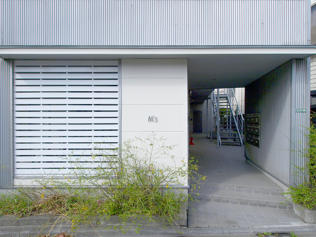 10年満室　木造アパート　M's　エントランス