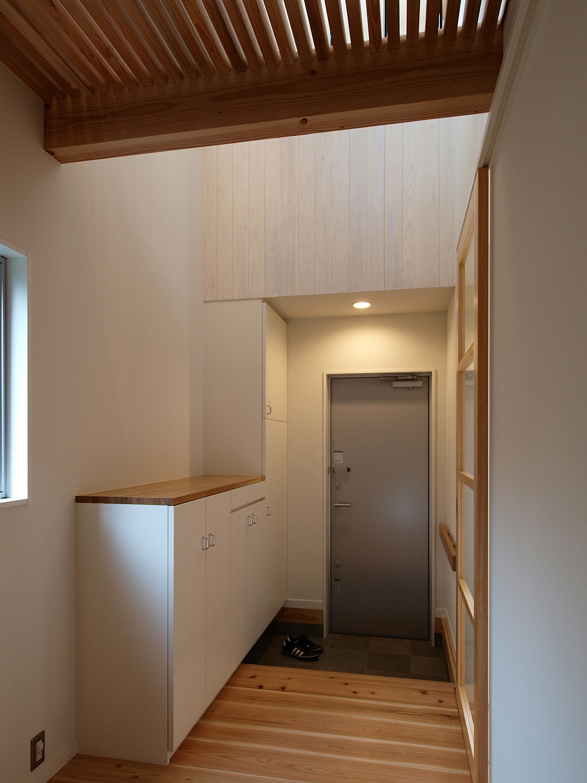 にしこいの家 玄関