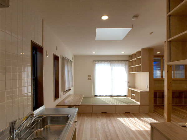 キッチンから小上り方向