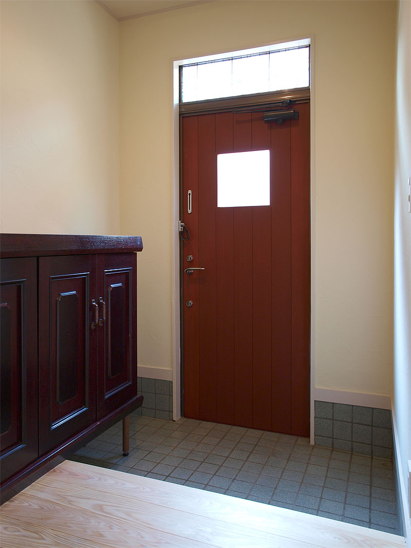 猫と夫婦の家のリフォーム　中野の家R　玄関