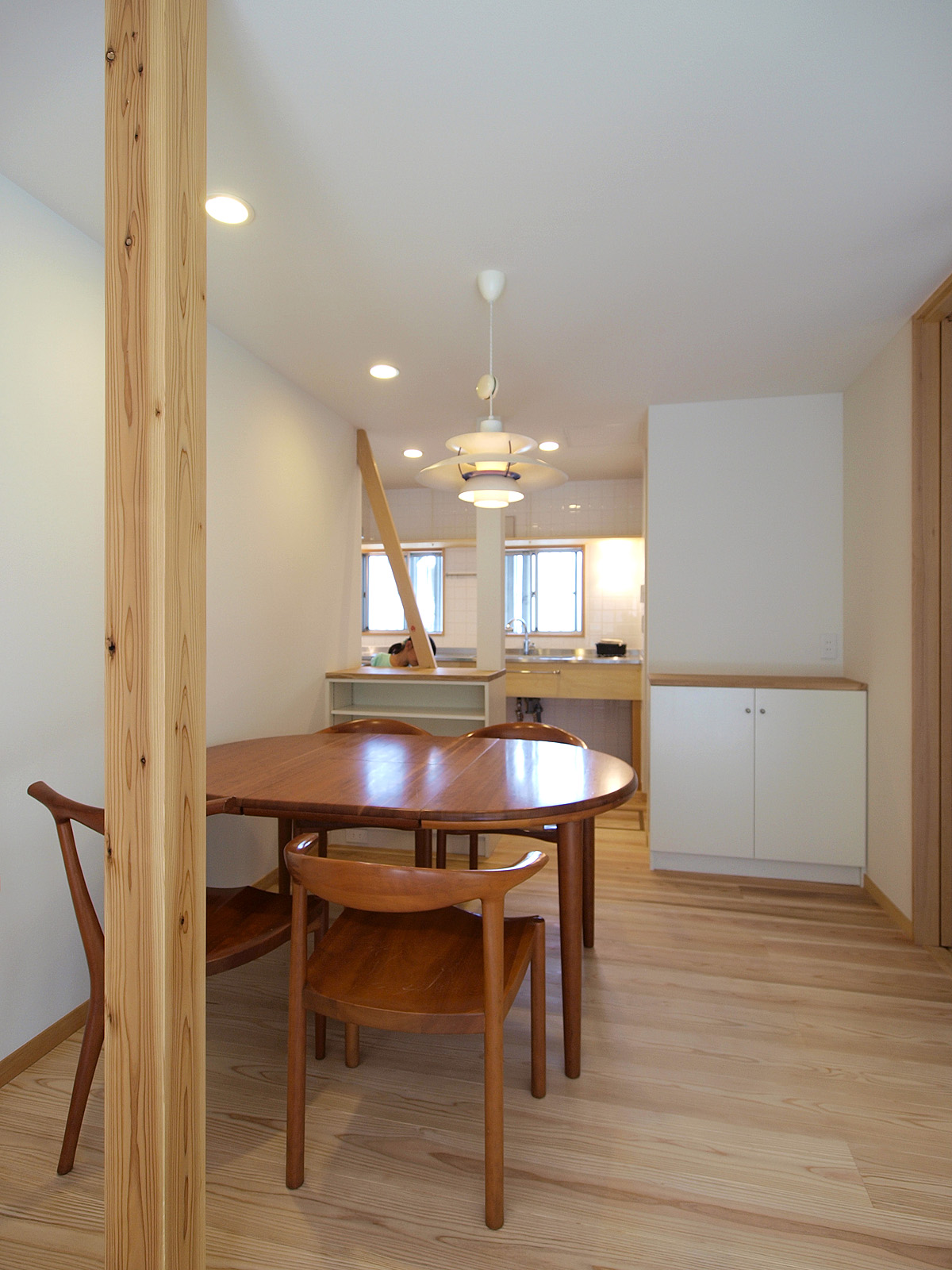 sato*sato １階ダイニング　キッチン方向