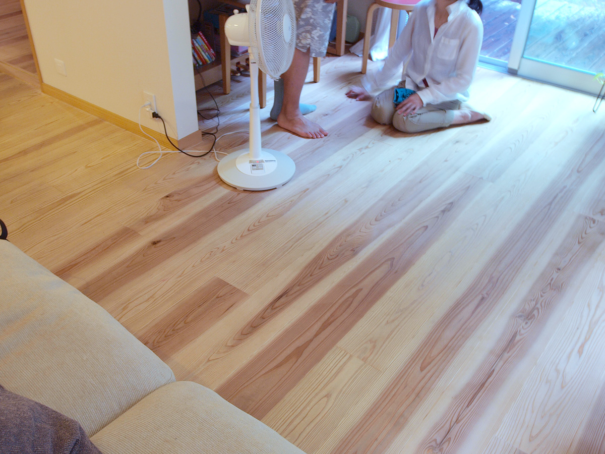 築30年木造住宅リノベーション　sato*sato　杉板の床