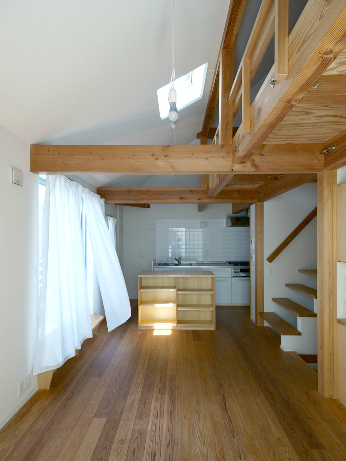 鳥牛之家 6年後 2階リビング